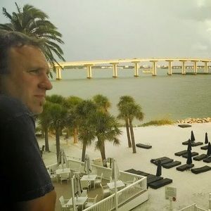 Meet your Posher, Troy